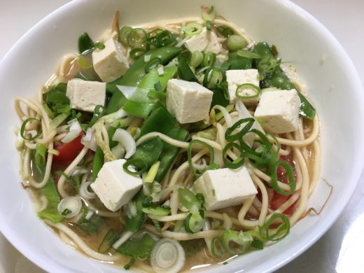 900. Ramen mit Gemüse