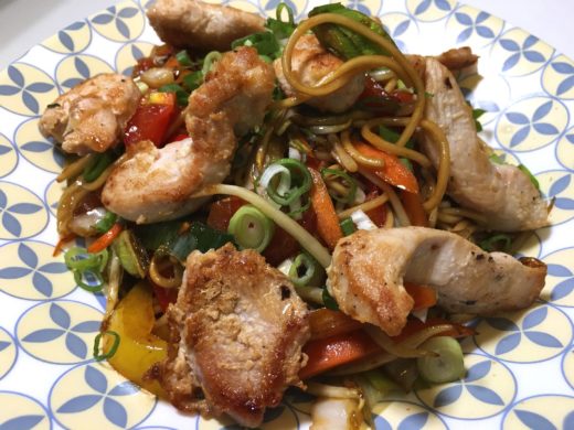 1201. Ramen mit Gemüse und Hähnchen