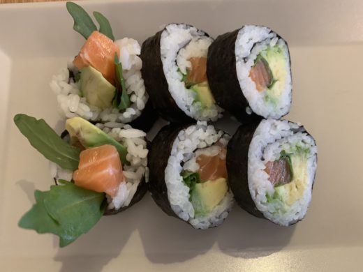 3001. Futomaki Mit Lachs + Avocado